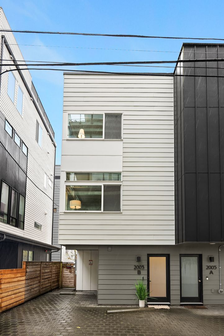Seattle Townhome: 2005 Dexter Avenue N #B