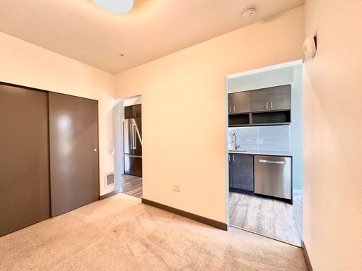 Listing photo thumbnail