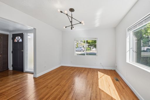 Listing photo thumbnail