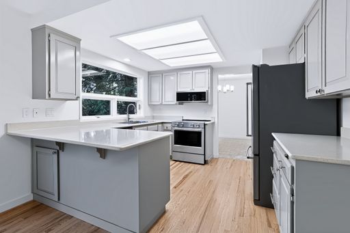 Listing photo thumbnail