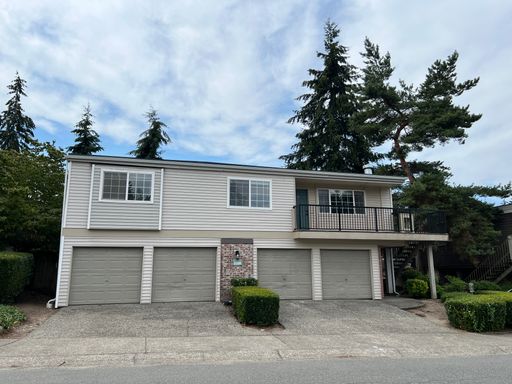 14309 NE 7th Place #1, Bellevue, WA 98007