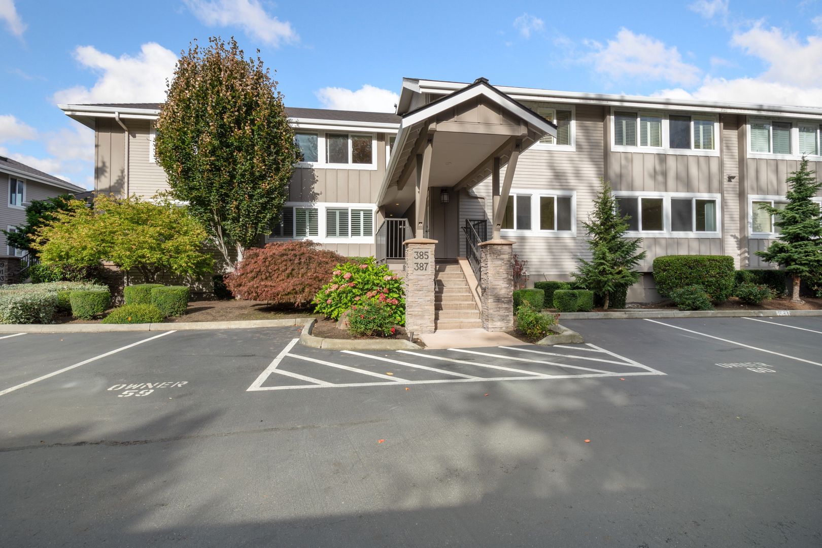 Bellevue Condo: 387 101st Ave SE #202-F