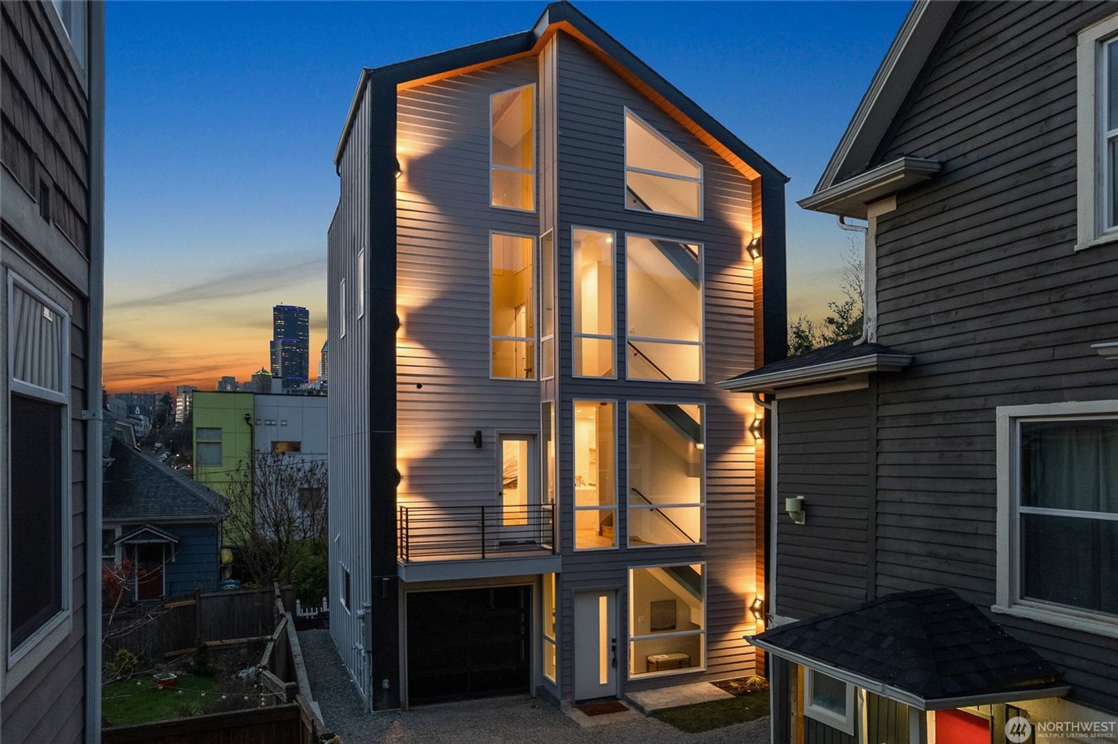 Seattle House: 209 15th Ave #B