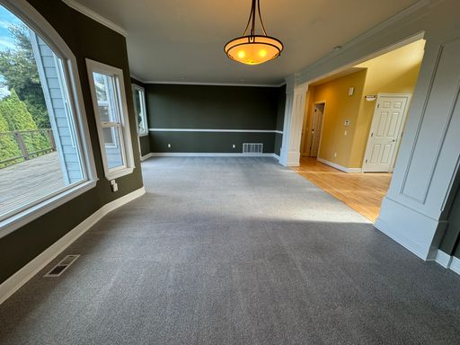 Listing photo thumbnail