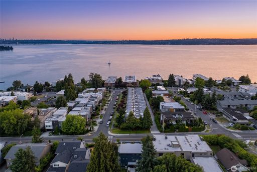 6304 Lakeview Drive, Kirkland, WA 98033