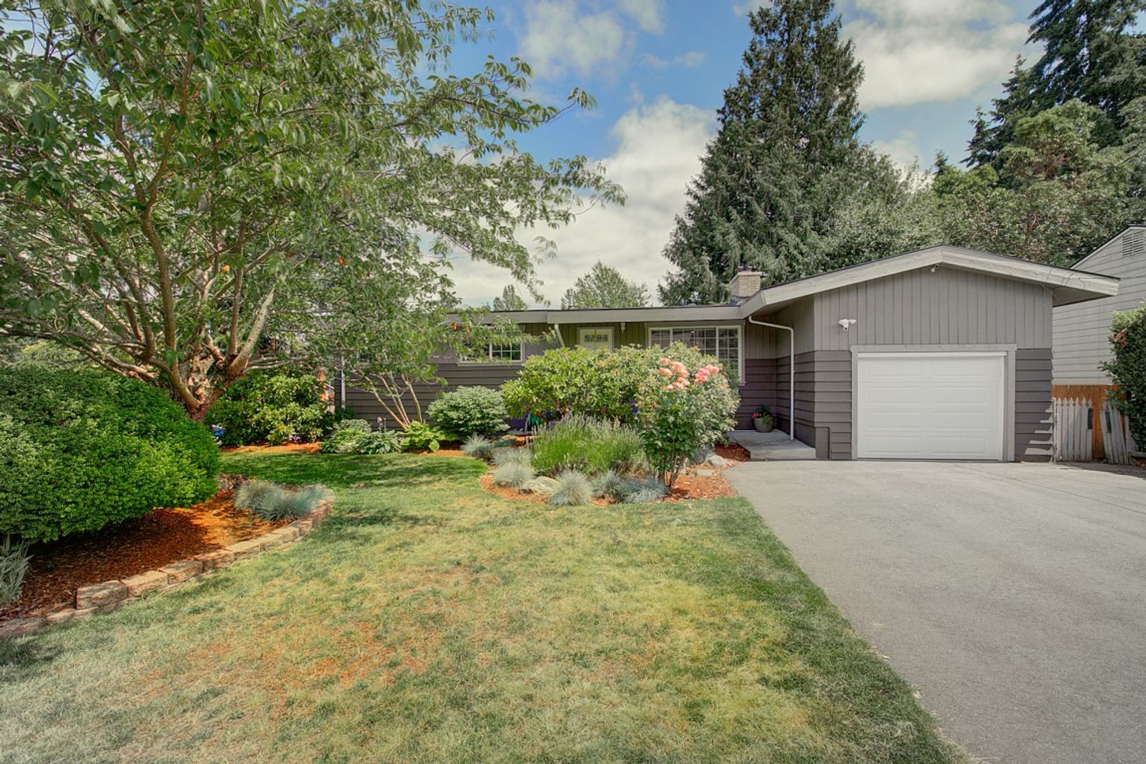 Edmonds House: 20607 81st Avenue W