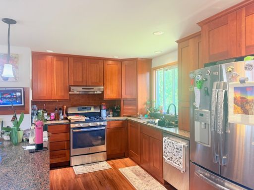 Listing photo thumbnail