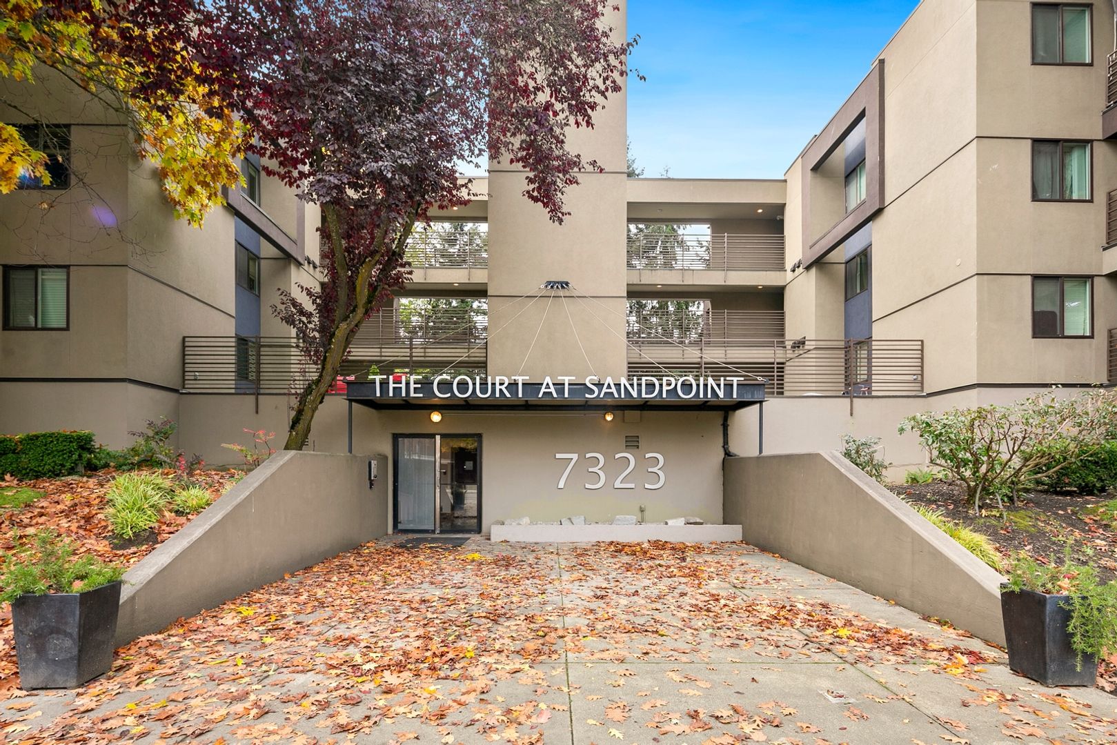 Seattle Condo: 7323 Sand Point Way NE #103