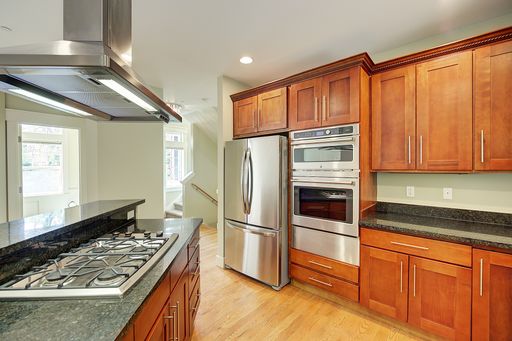 Listing photo thumbnail