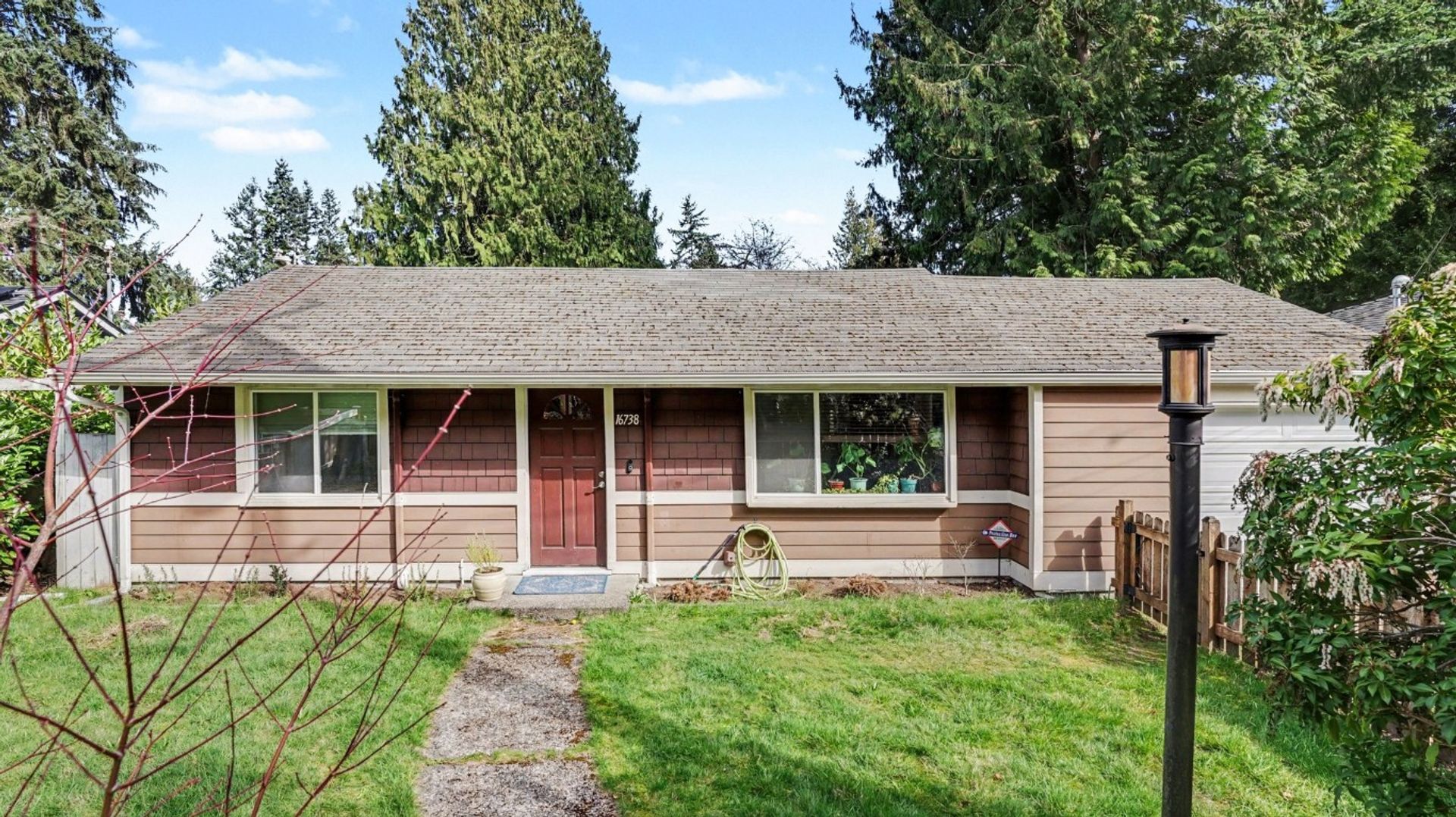Shoreline House: 16738 10th Ave NE