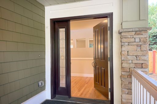 Listing photo thumbnail