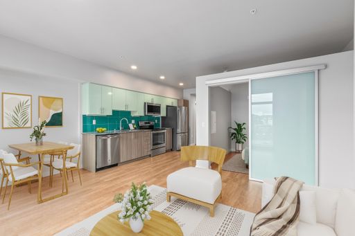 Listing photo thumbnail