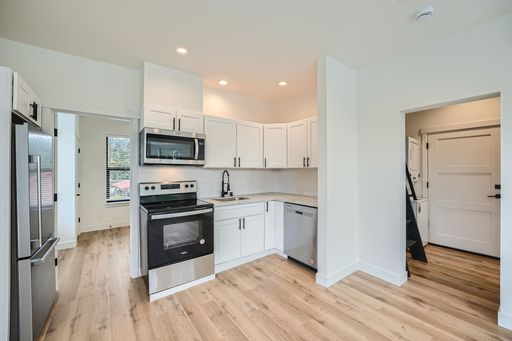 Listing photo thumbnail