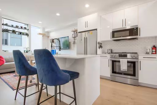 Listing photo thumbnail
