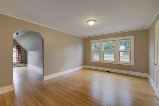 Listing photo thumbnail