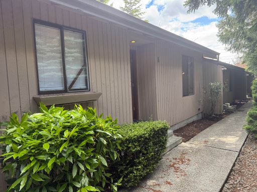 233 Dorn Ave #1, Everett, WA 98208
