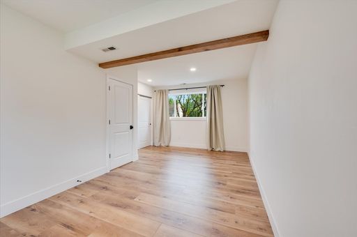 Listing photo thumbnail