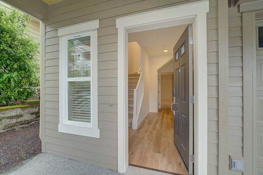 Listing photo thumbnail