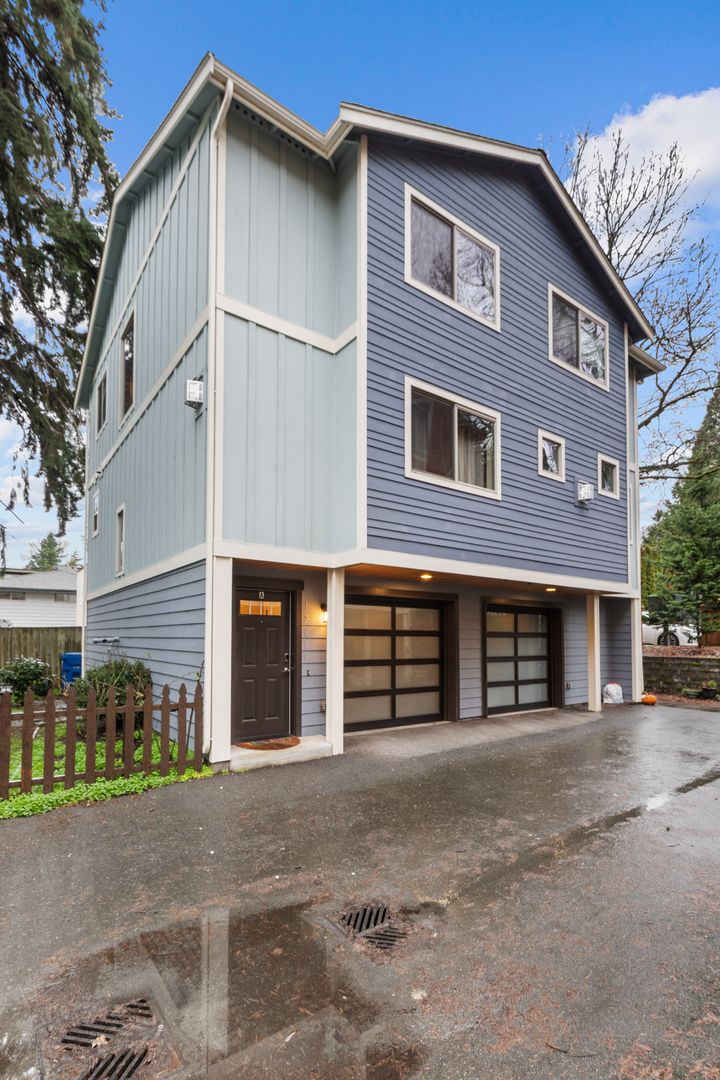 Seattle Townhome: 12039 35th Avenue NE #A