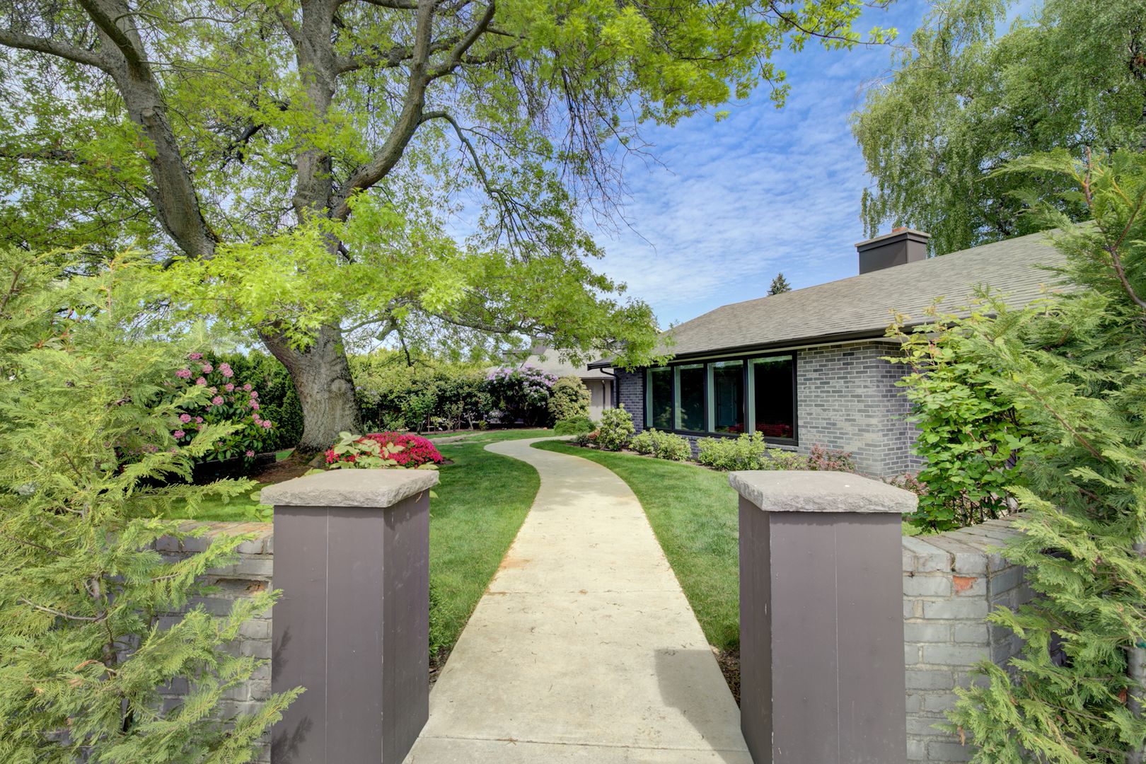 Clyde Hill House: 9160 NE 19th St