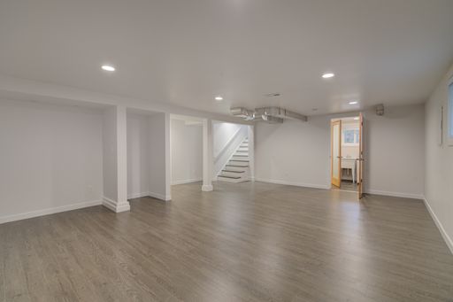 Listing photo thumbnail