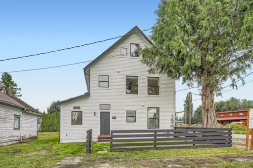 31628 W Commercial St - 202, Carnation, WA 98014