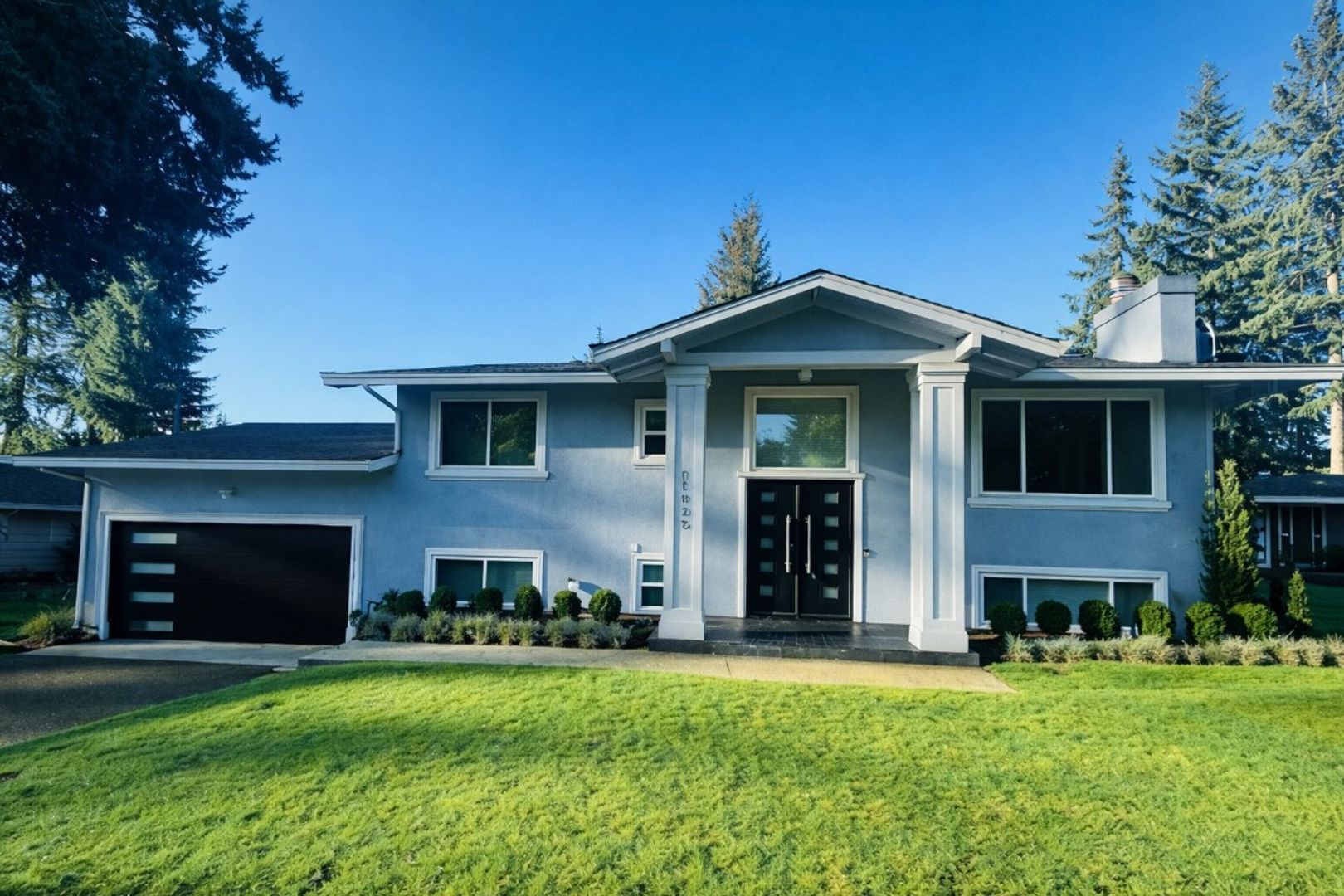 Bellevue House: 15405 NE 7th Place