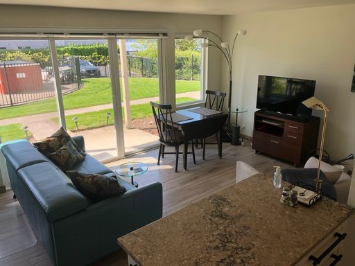 Listing photo thumbnail