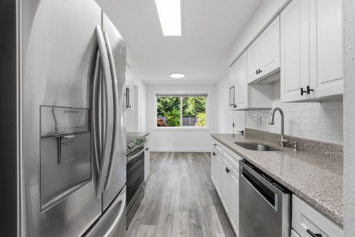 Listing photo thumbnail