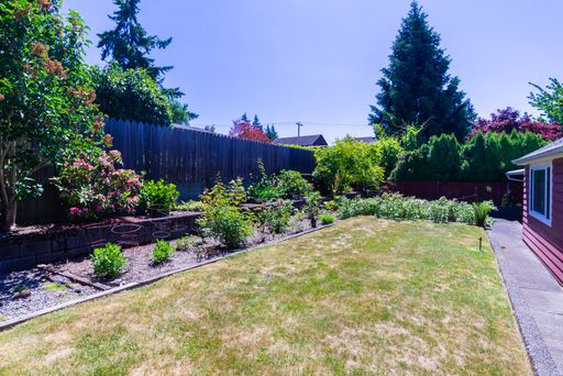 Listing photo thumbnail
