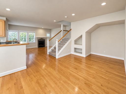 Listing photo thumbnail
