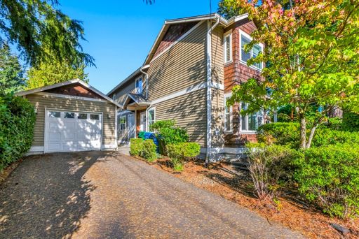 13749 Corliss Ave N, Seattle, WA 98133