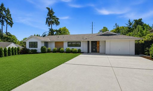 9827 Belfair Road, Bellevue, WA 98004