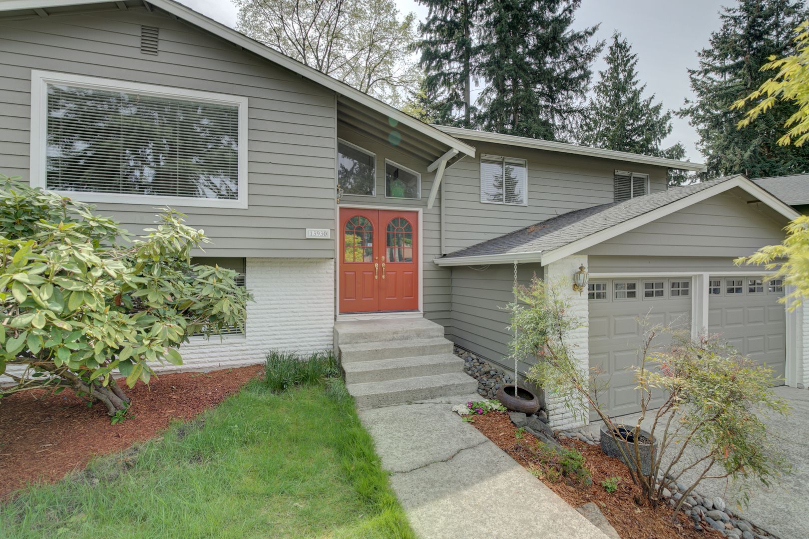 Kirkland House: 13930 122nd Ave NE