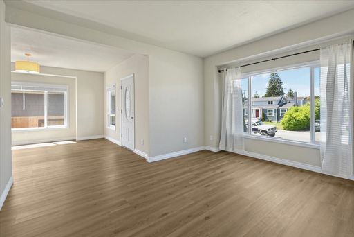 Listing photo thumbnail