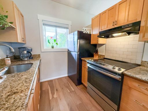 Listing photo thumbnail