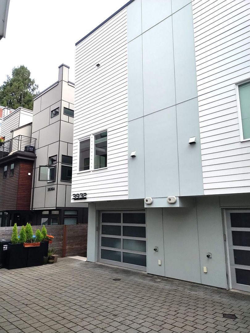 Seattle Townhome: 3932 1st Ave NE