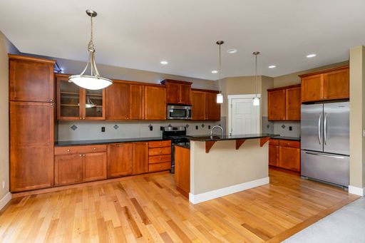 Listing photo thumbnail