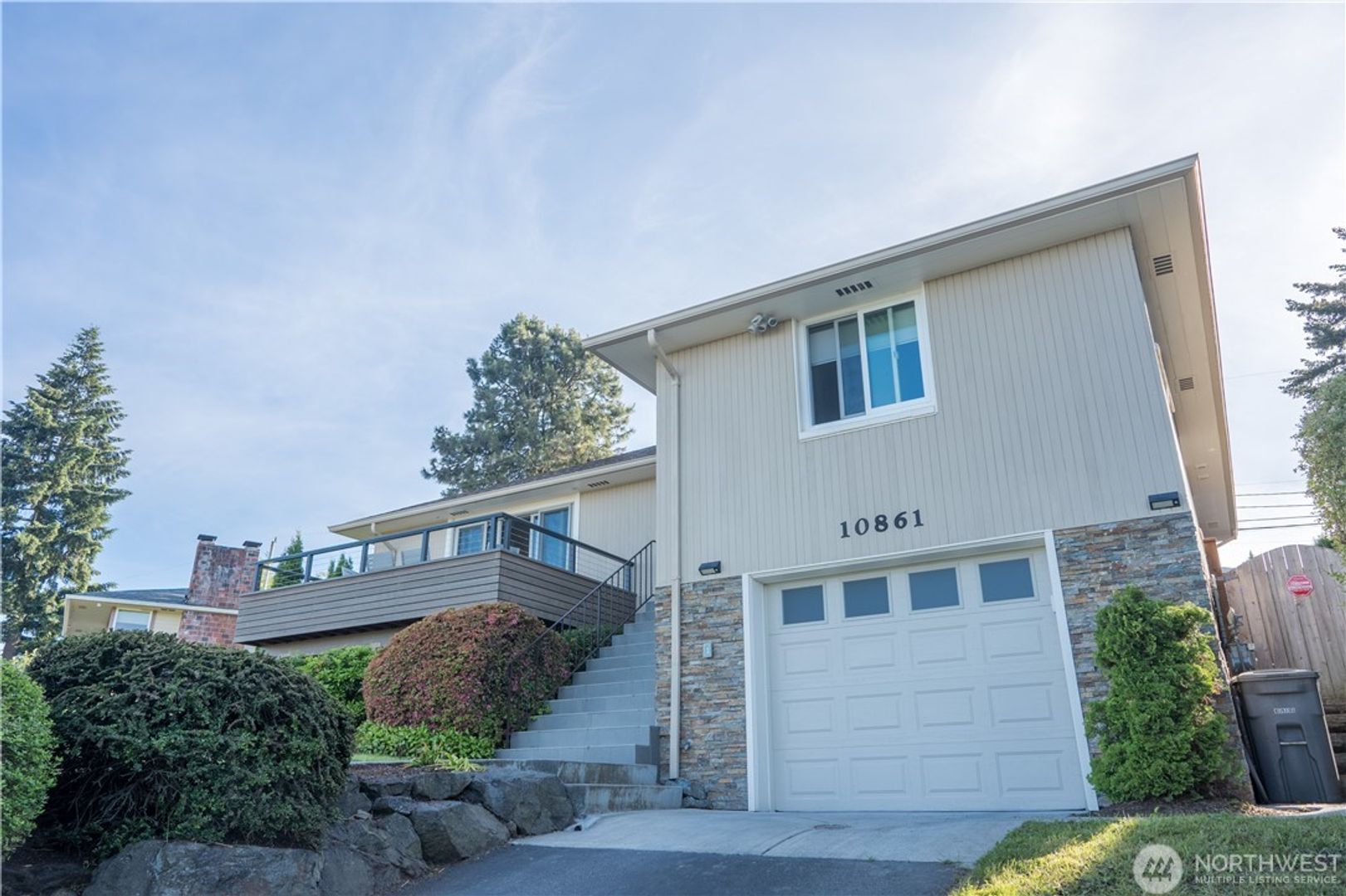 Seattle House: 10861 Auburn Ave S