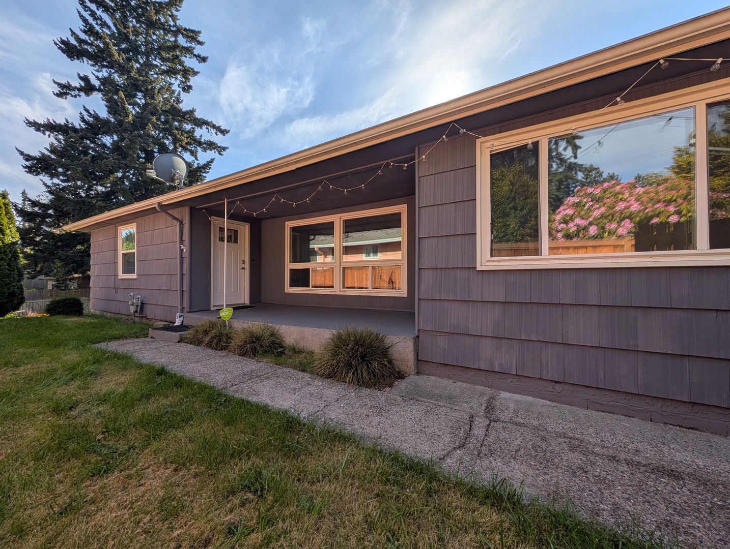 Burien House: 19021 8th Avenue S