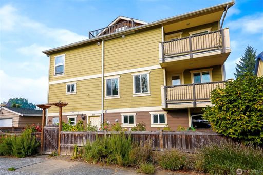 900 SW Elmgrove St, Seattle, WA 98106