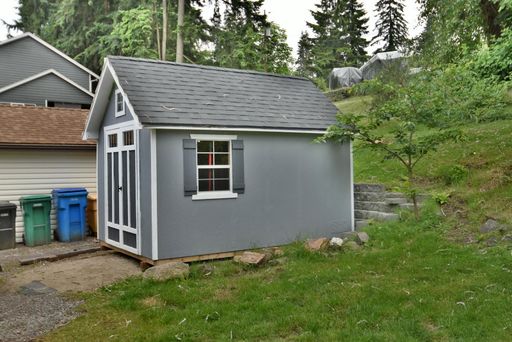 Listing photo thumbnail