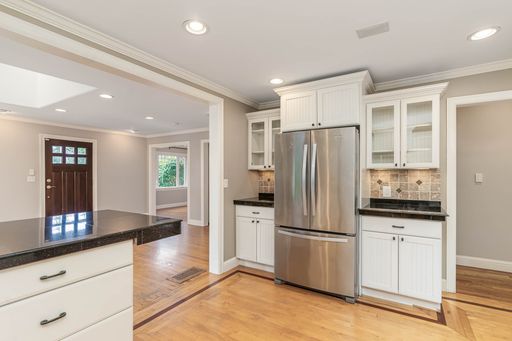 Listing photo thumbnail