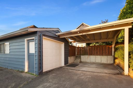 Listing photo thumbnail