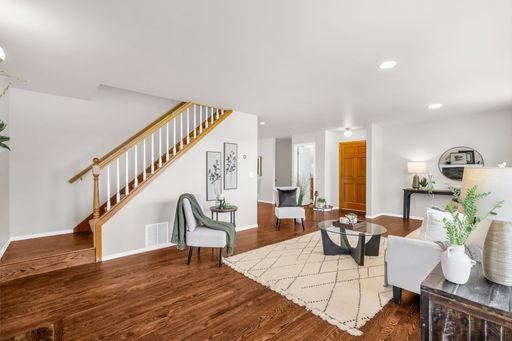 Listing photo thumbnail