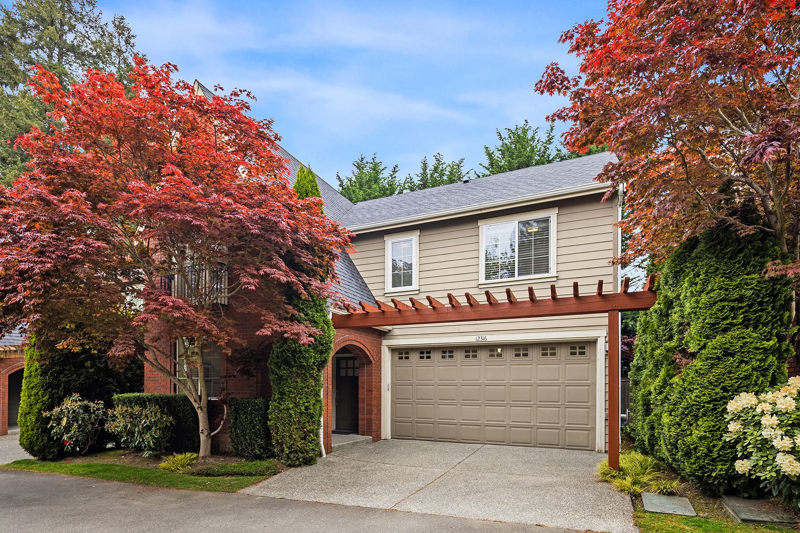 Kirkland House: 12316 NE 86th Way