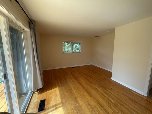Listing photo thumbnail