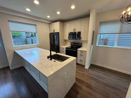 Listing photo thumbnail