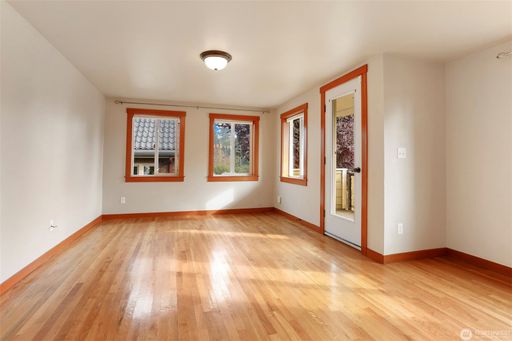 Listing photo thumbnail