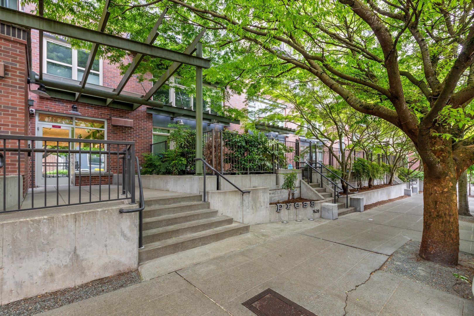 Seattle Condo: 1620 Belmont Avenue #121